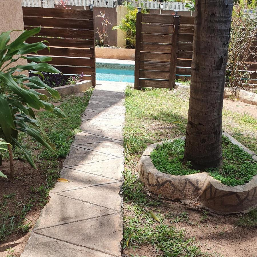 Central Upscale New Kingston Apt With Pool المظهر الخارجي الصورة