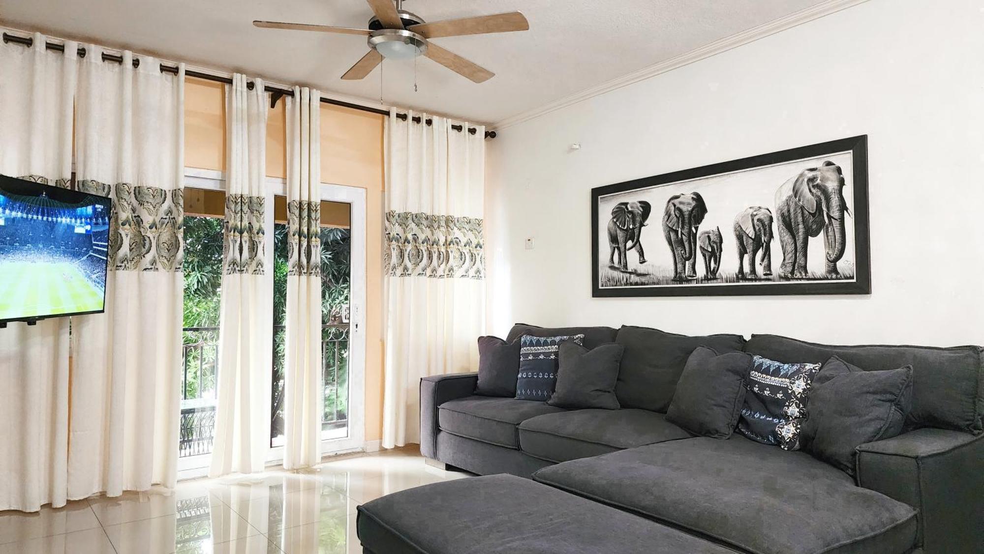 Central Upscale New Kingston Apt With Pool المظهر الخارجي الصورة