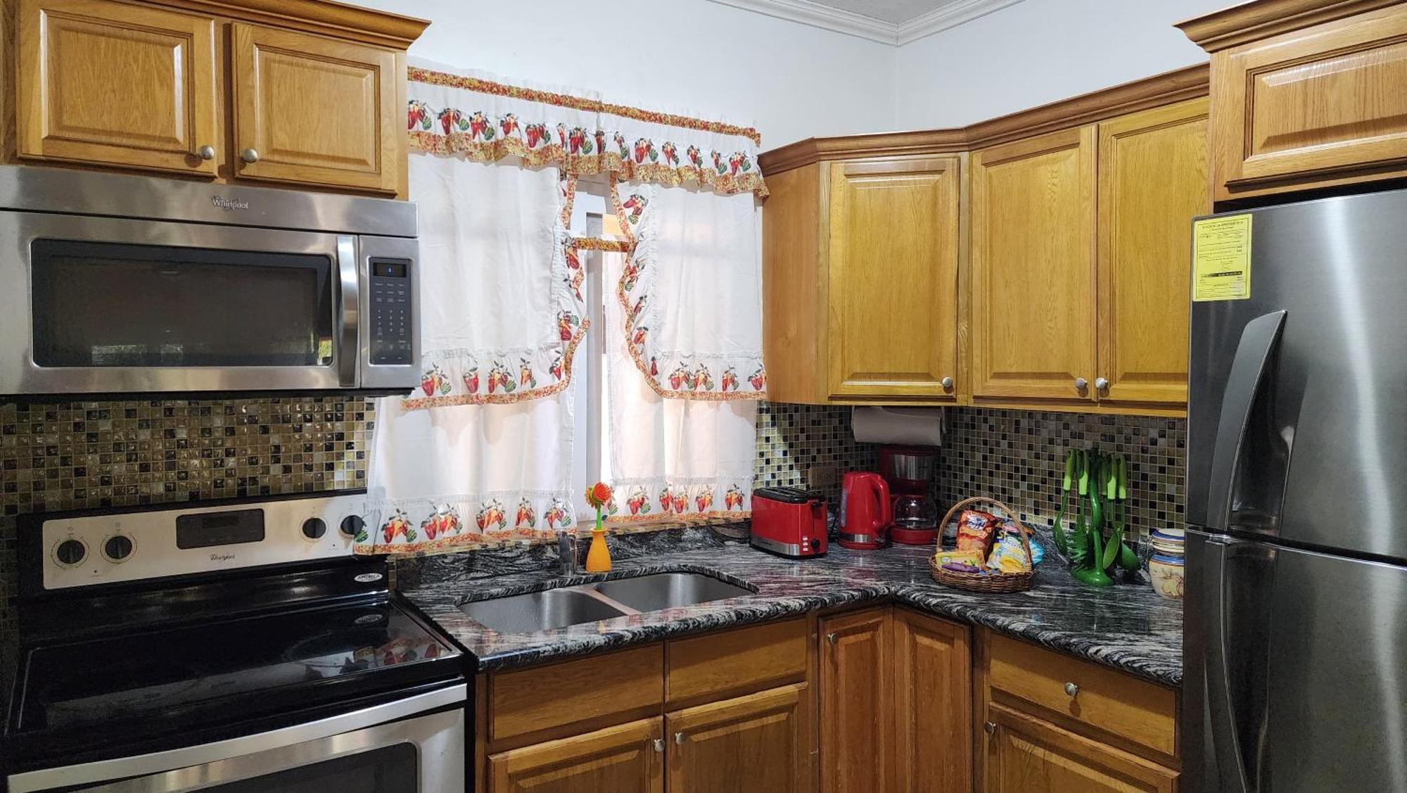 Central Upscale New Kingston Apt With Pool المظهر الخارجي الصورة